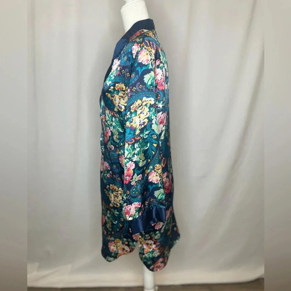 Victoria Secret Silky Gold Label Sleep Shirt Navy Floral Paisley Satin Size M - Picture 3 of 5